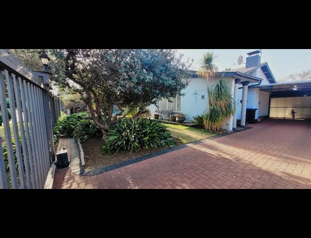 3 BEDROOM HOUSE FOR SALE IN VANDERBIJLPARK CW 4